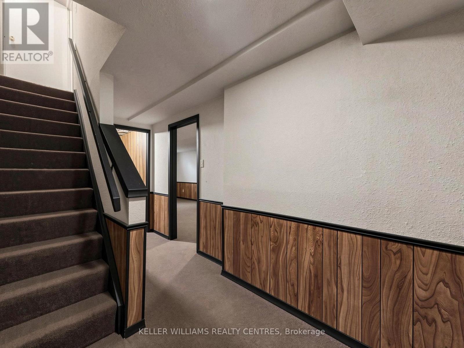 #11 341 WILSON DRIVE - 32