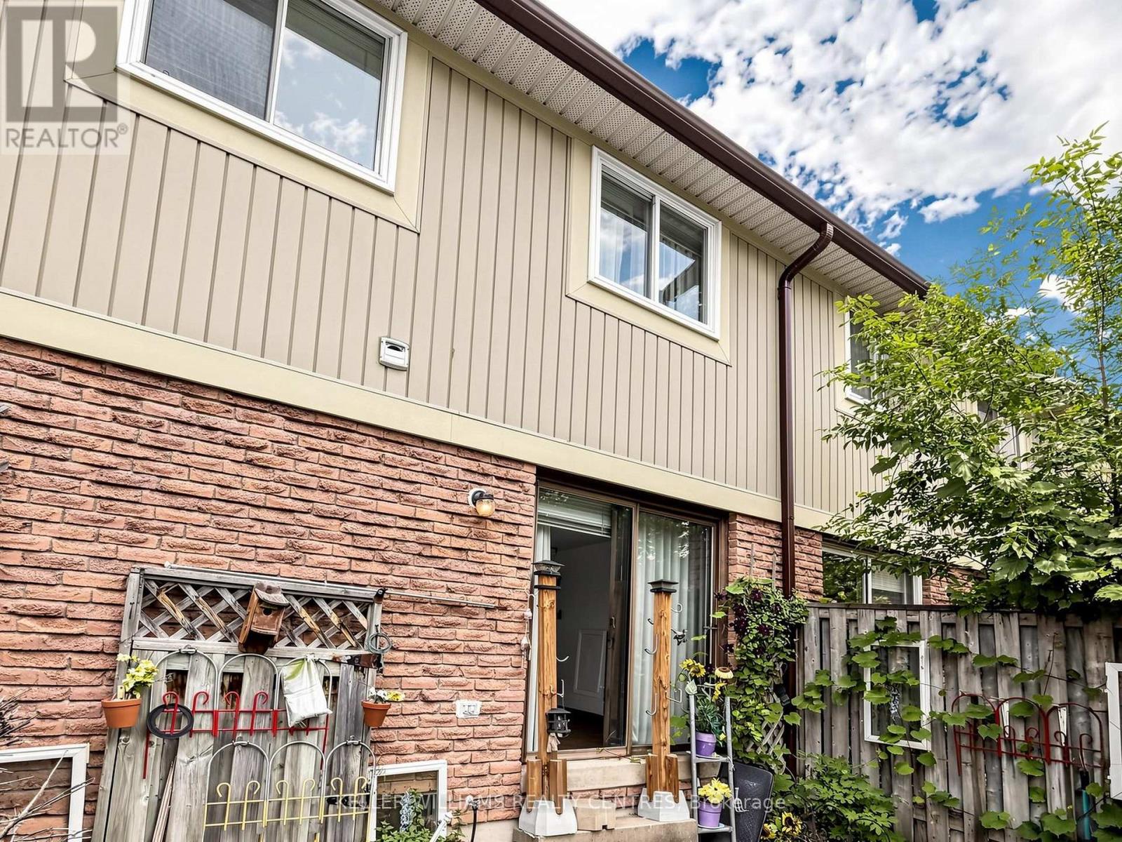 #11 341 WILSON DRIVE - 38