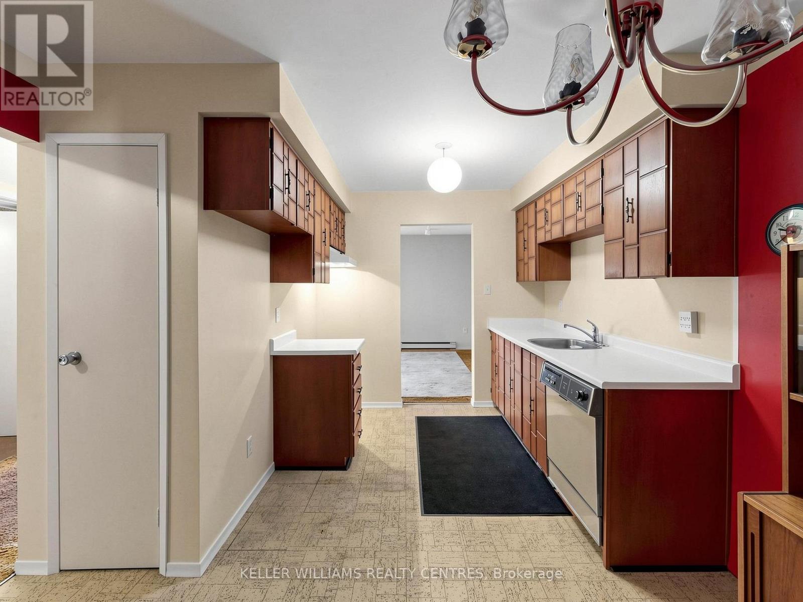#11 341 WILSON DRIVE - 9