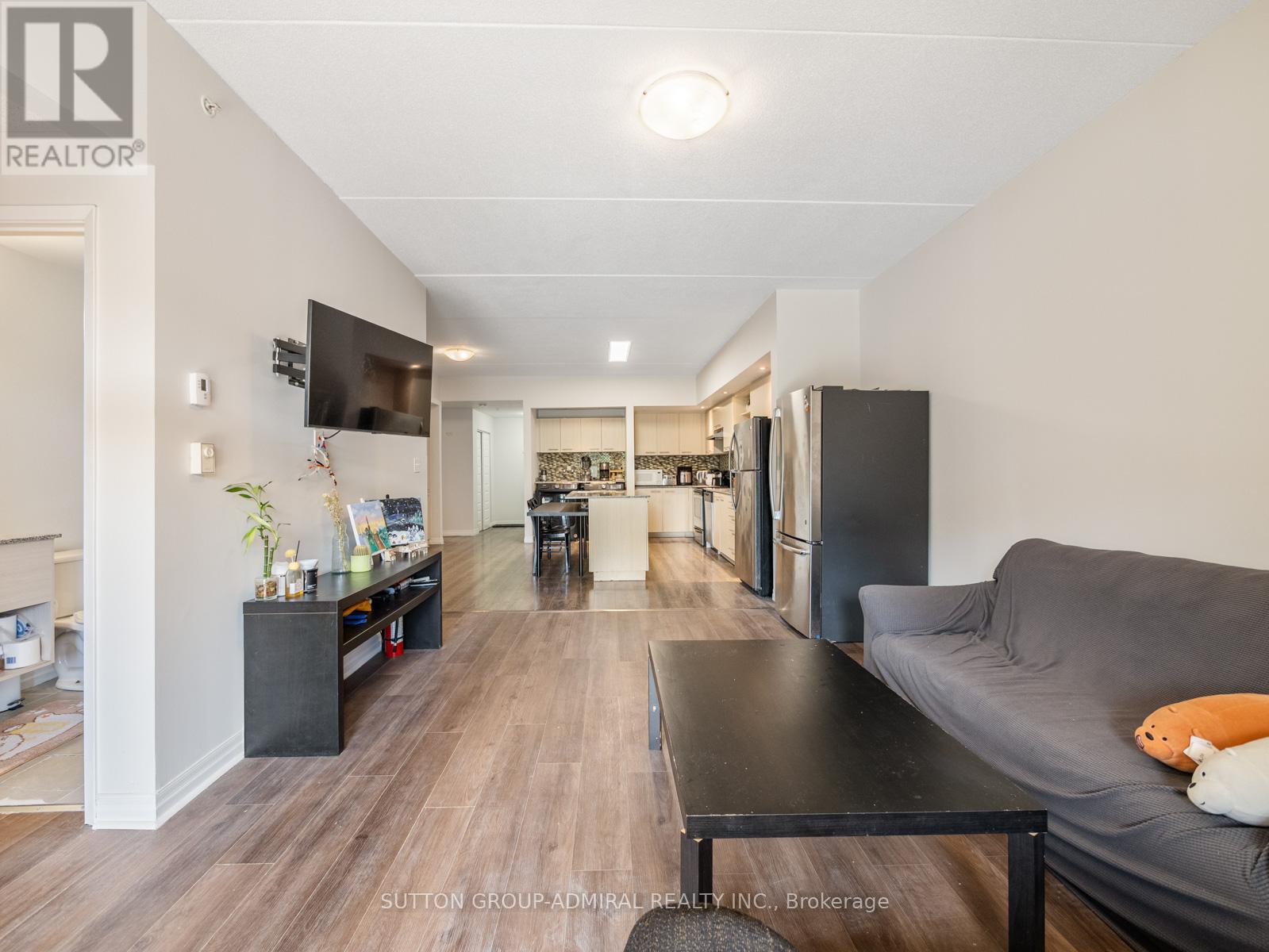 #203 8 HICKORY STREET W - Image 10