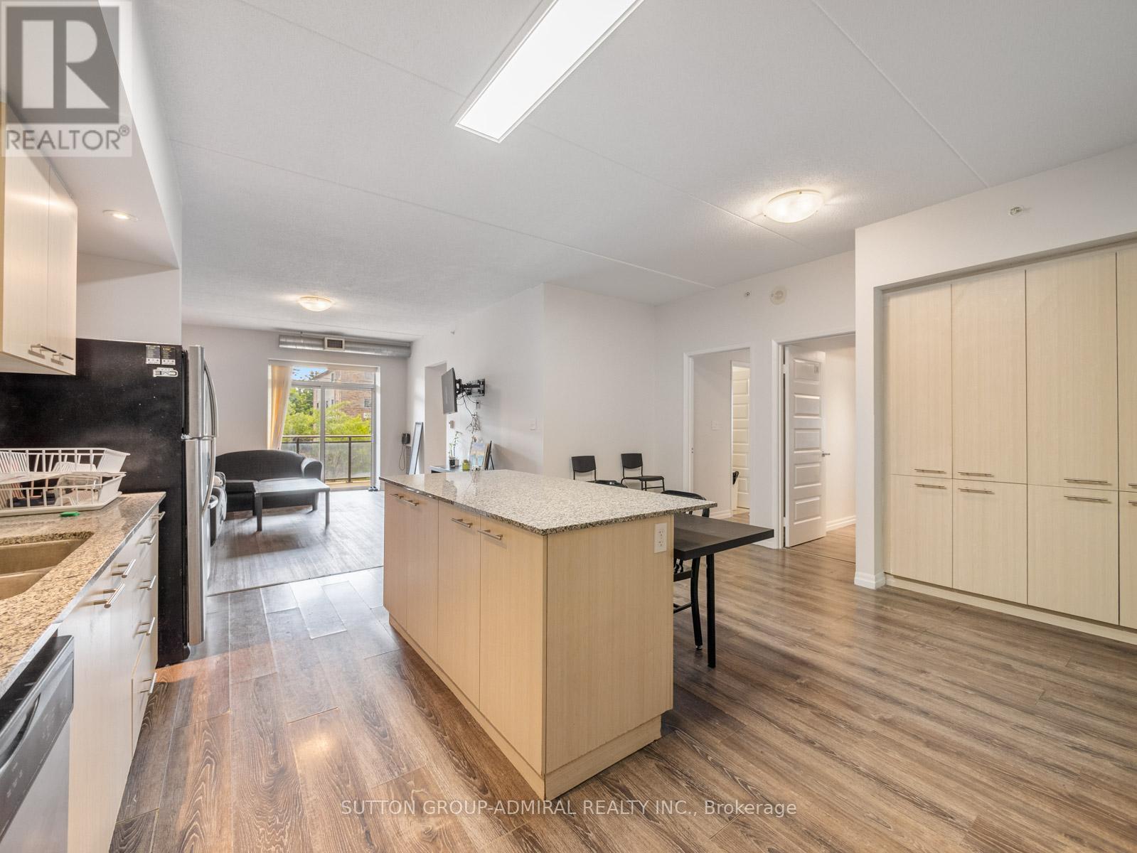 #203 8 HICKORY STREET W - Image 6