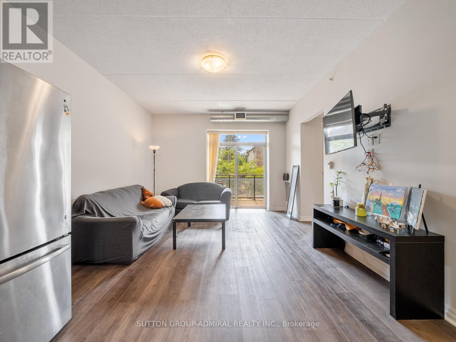 #203 8 HICKORY STREET W - Image 7
