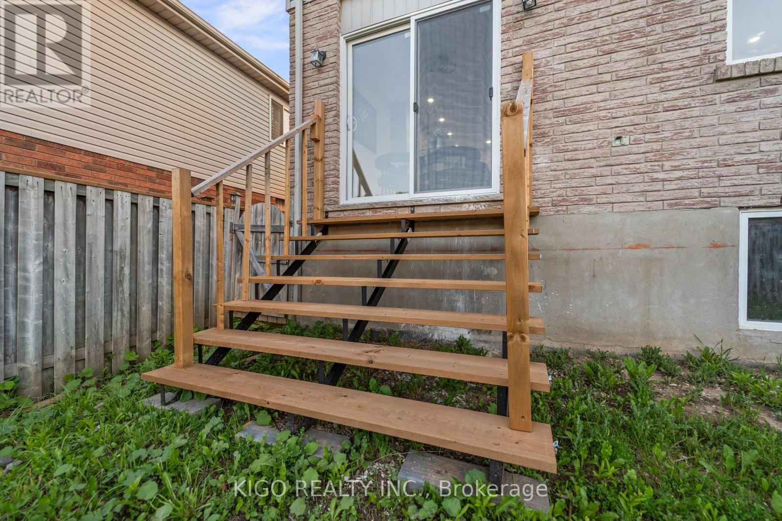 25 BUSH CLOVER CRESCENT - 29