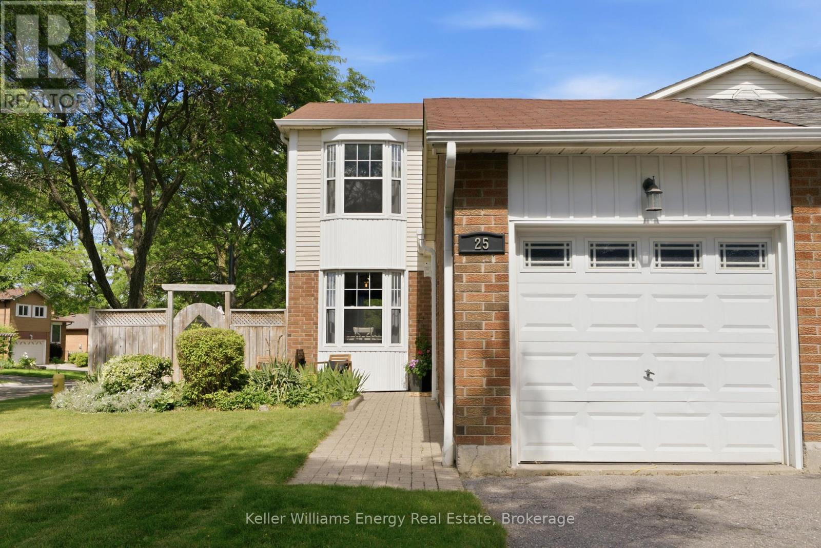 25 HABITANT CRESCENT - 1