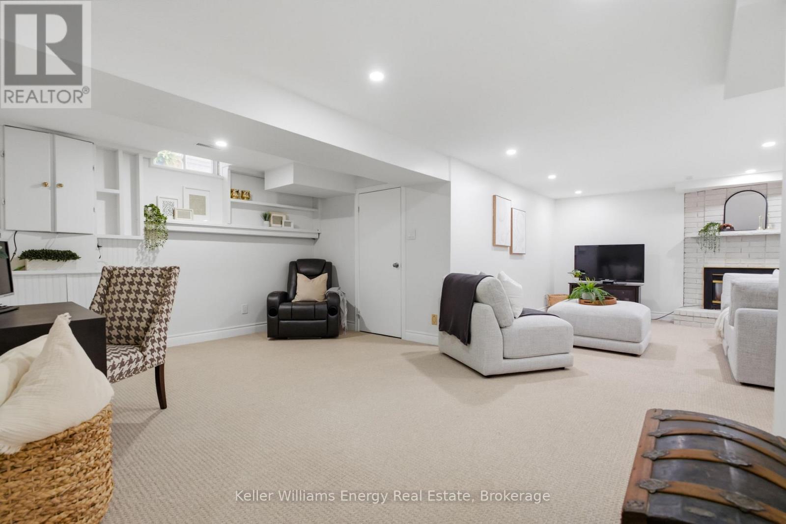 25 HABITANT CRESCENT - 27