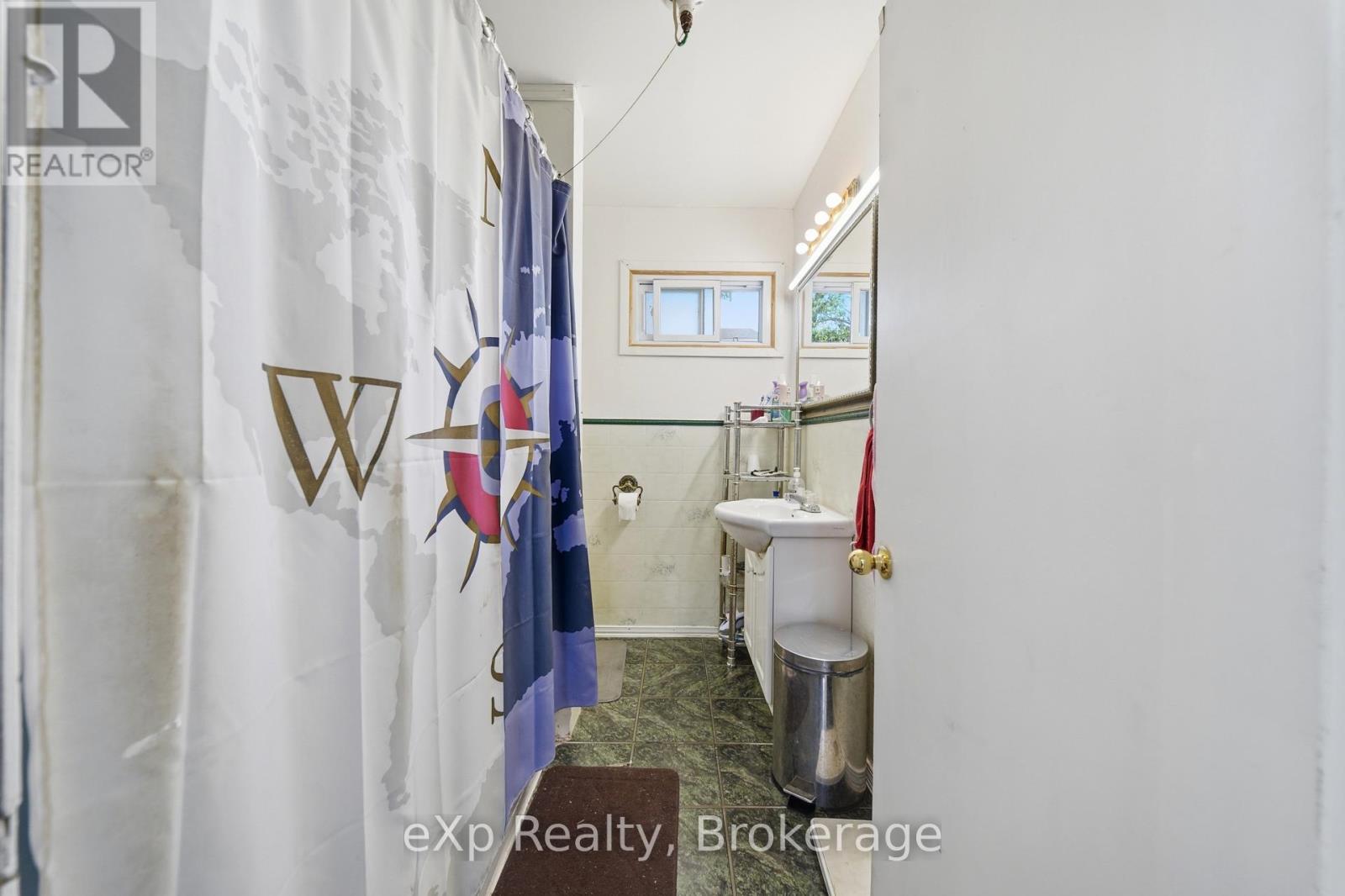 370 SIDNEY STREET - 15
