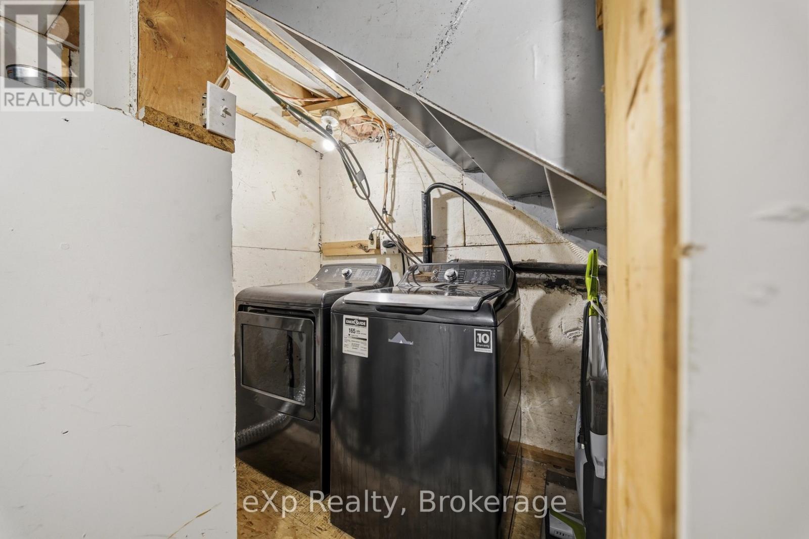 370 SIDNEY STREET - 19