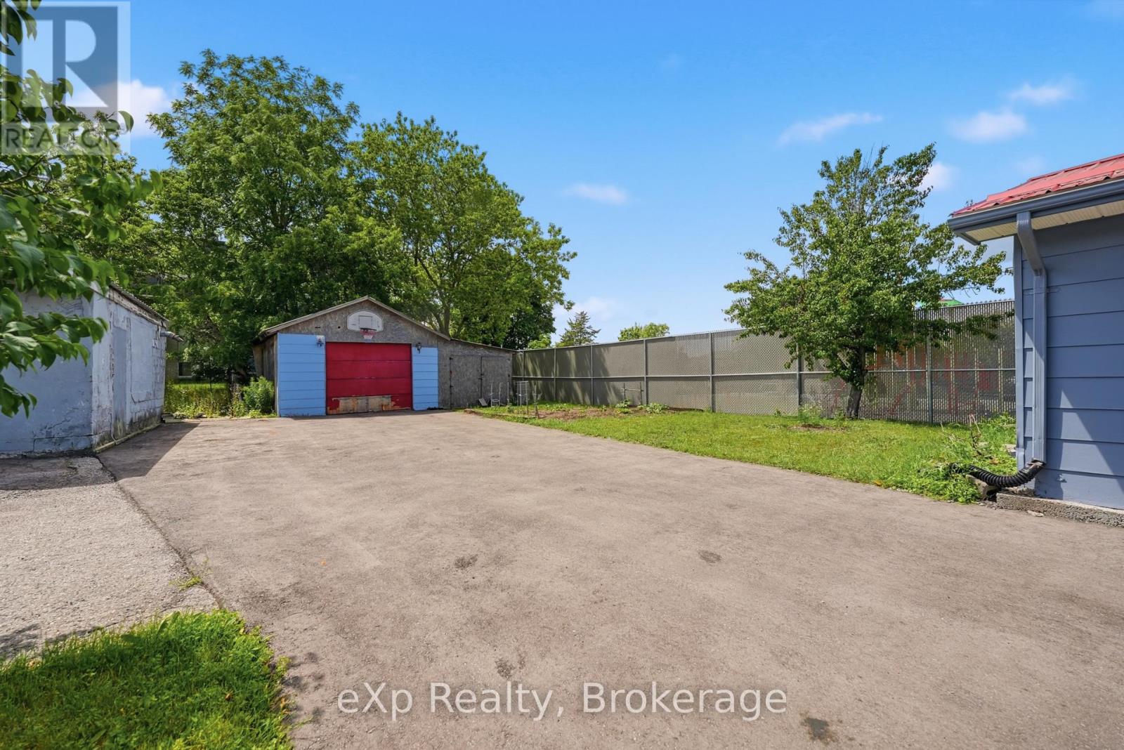 370 SIDNEY STREET - 21