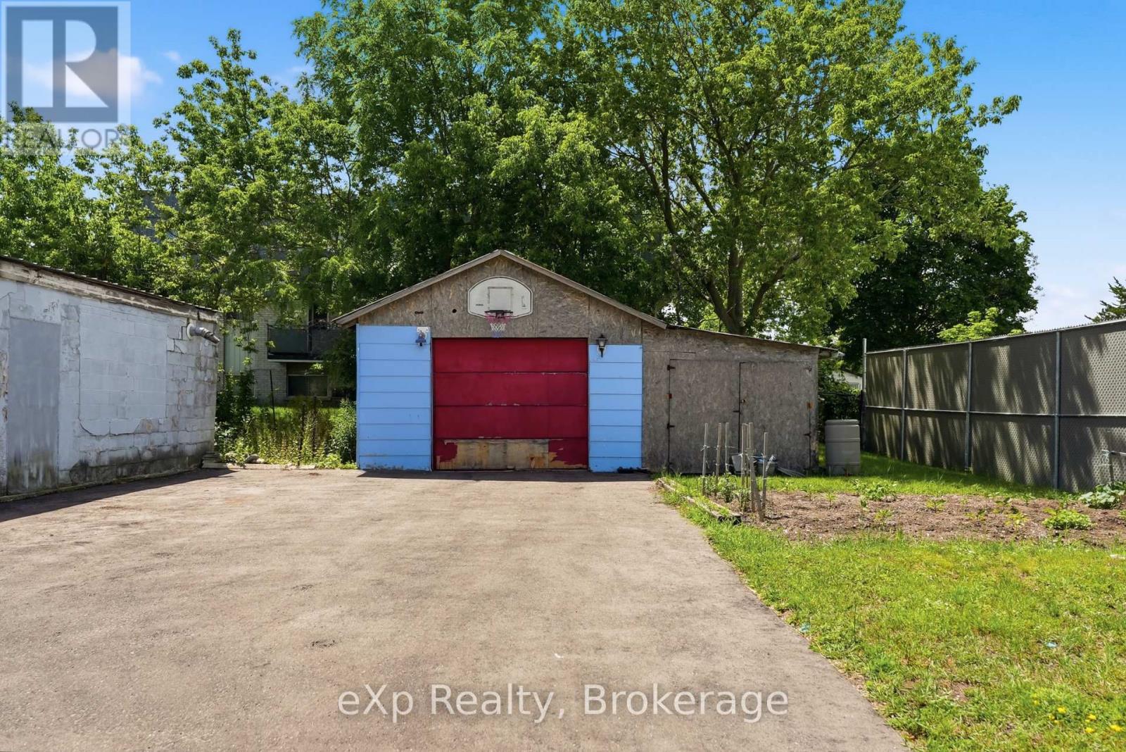 370 SIDNEY STREET - 22