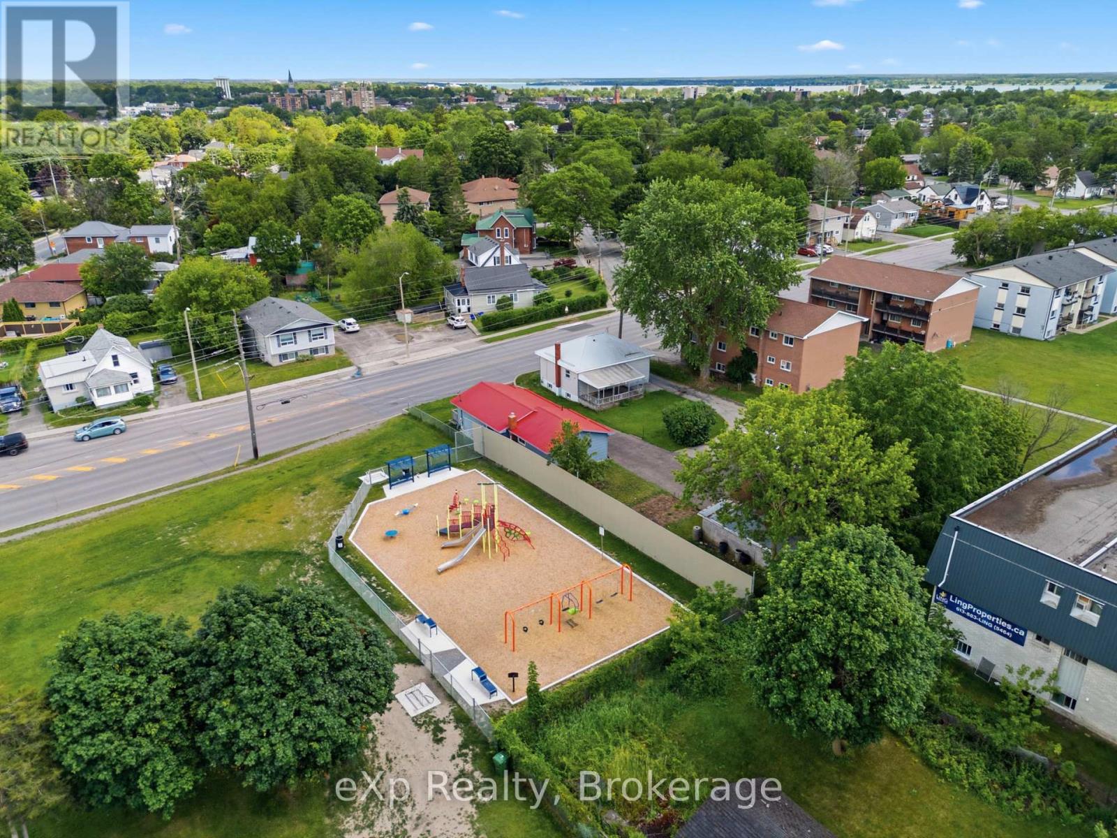 370 SIDNEY STREET - 31