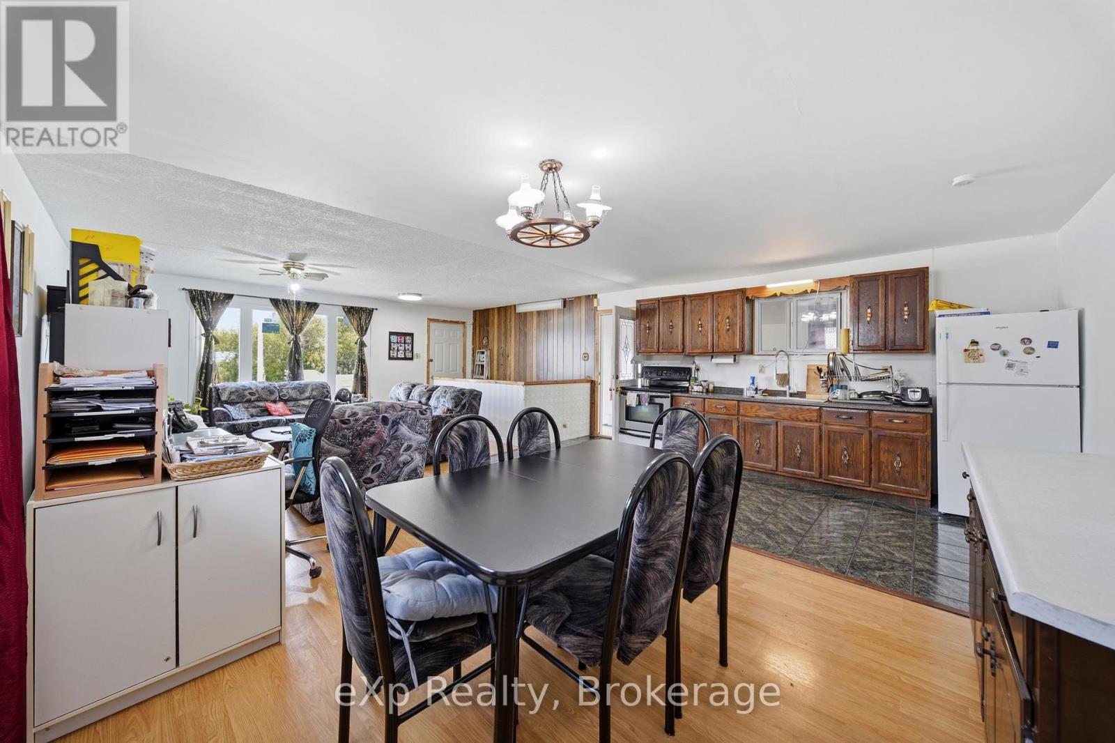 370 SIDNEY STREET - 7