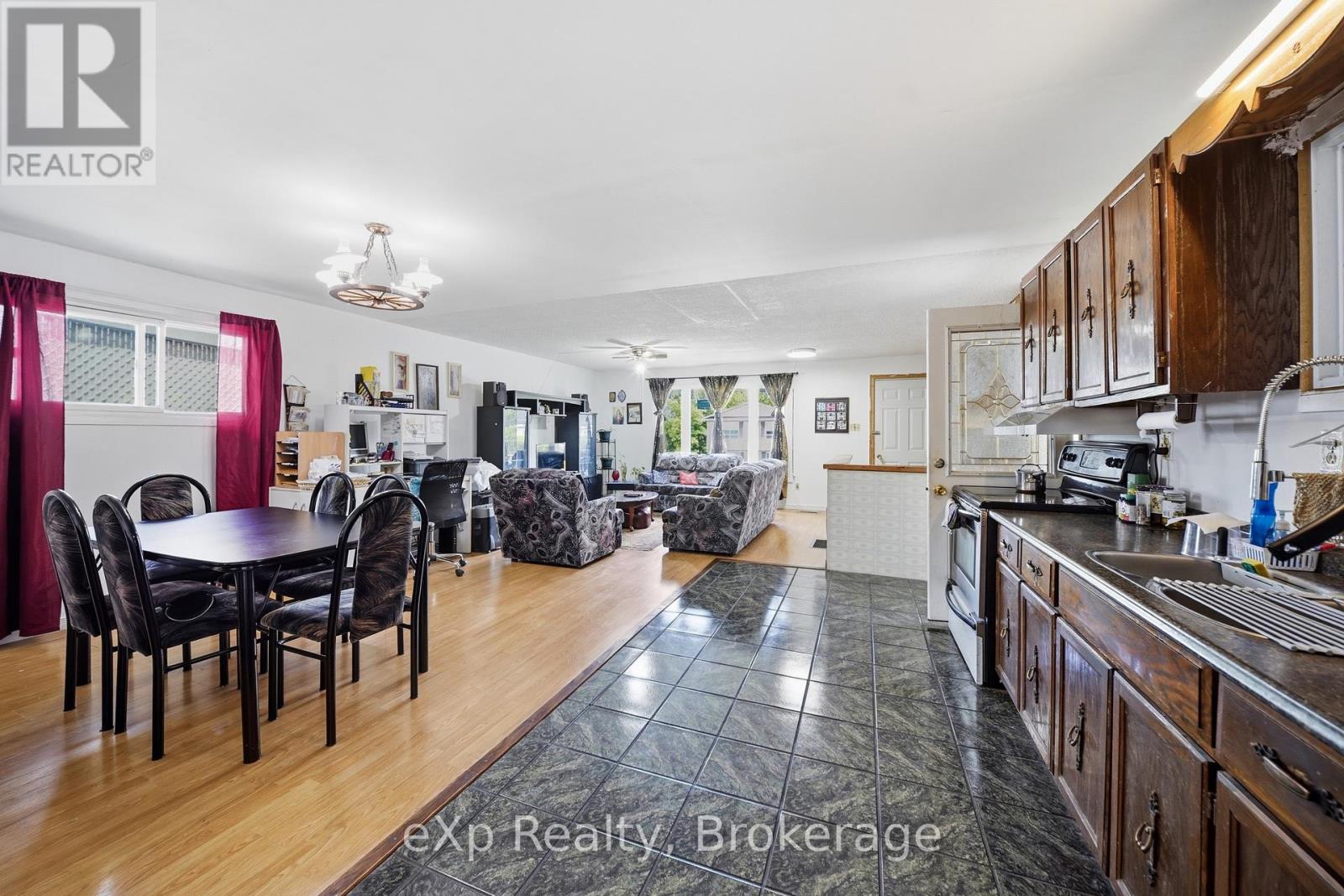 370 SIDNEY STREET - 8