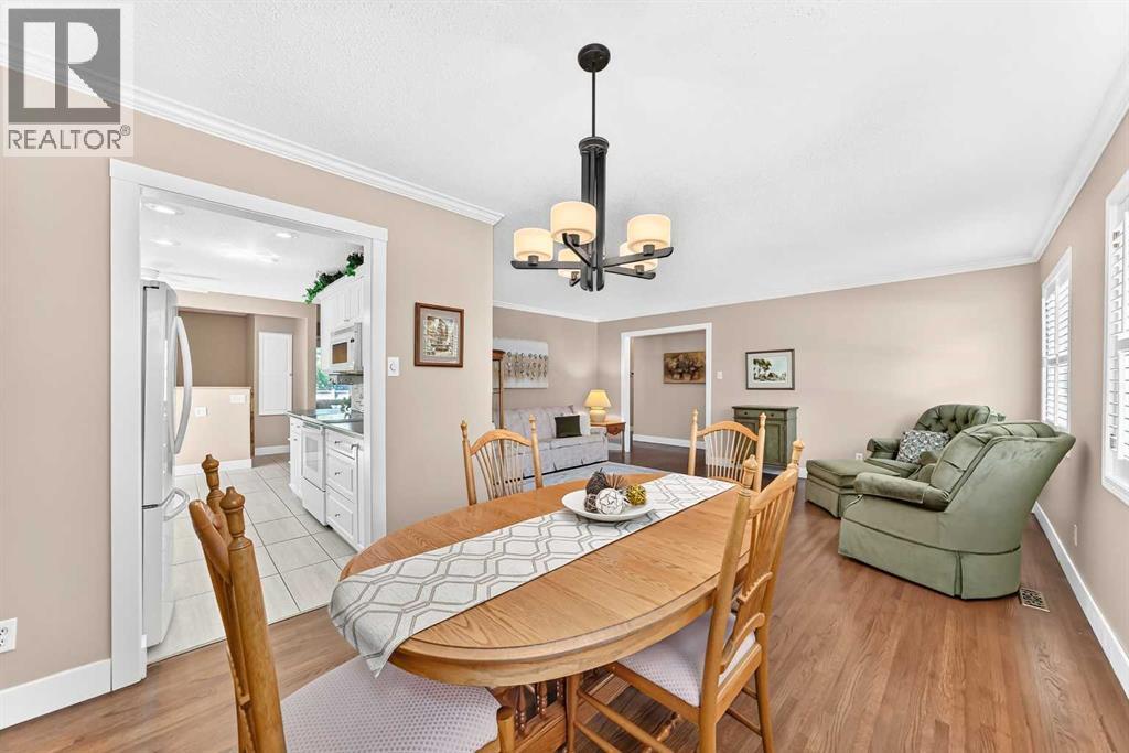 10435 Mapleridge Crescent SE — photo 13