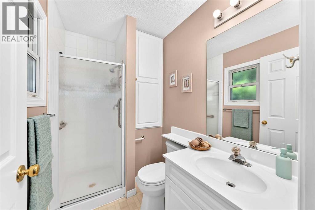 10435 Mapleridge Crescent SE — photo 24