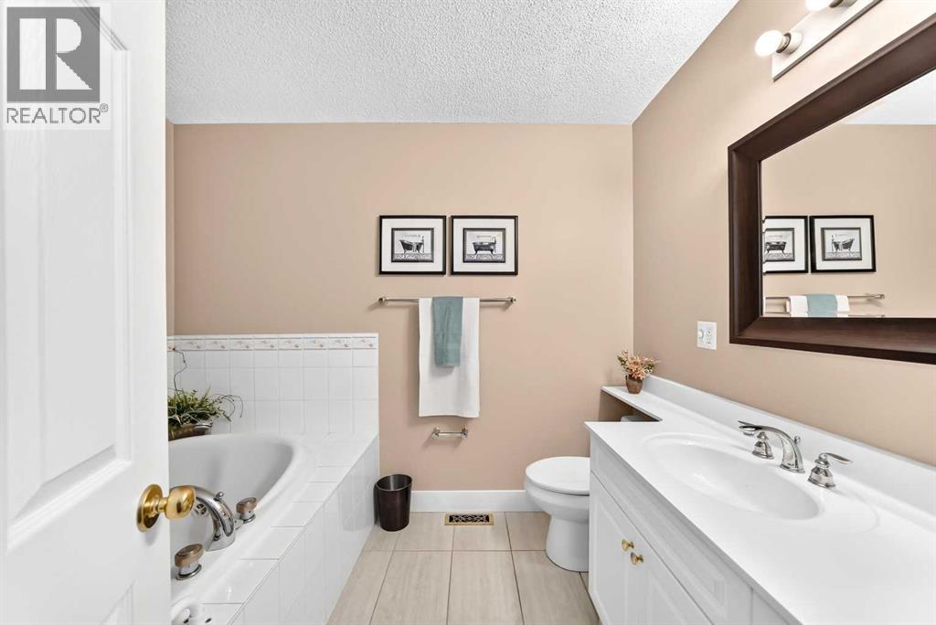 10435 Mapleridge Crescent SE — photo 27