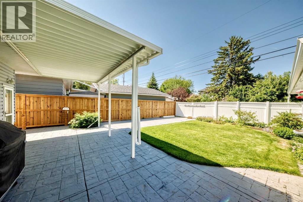 10435 Mapleridge Crescent SE — photo 40