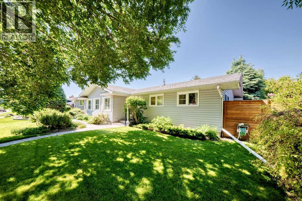 10435 Mapleridge Crescent SE - photo 5