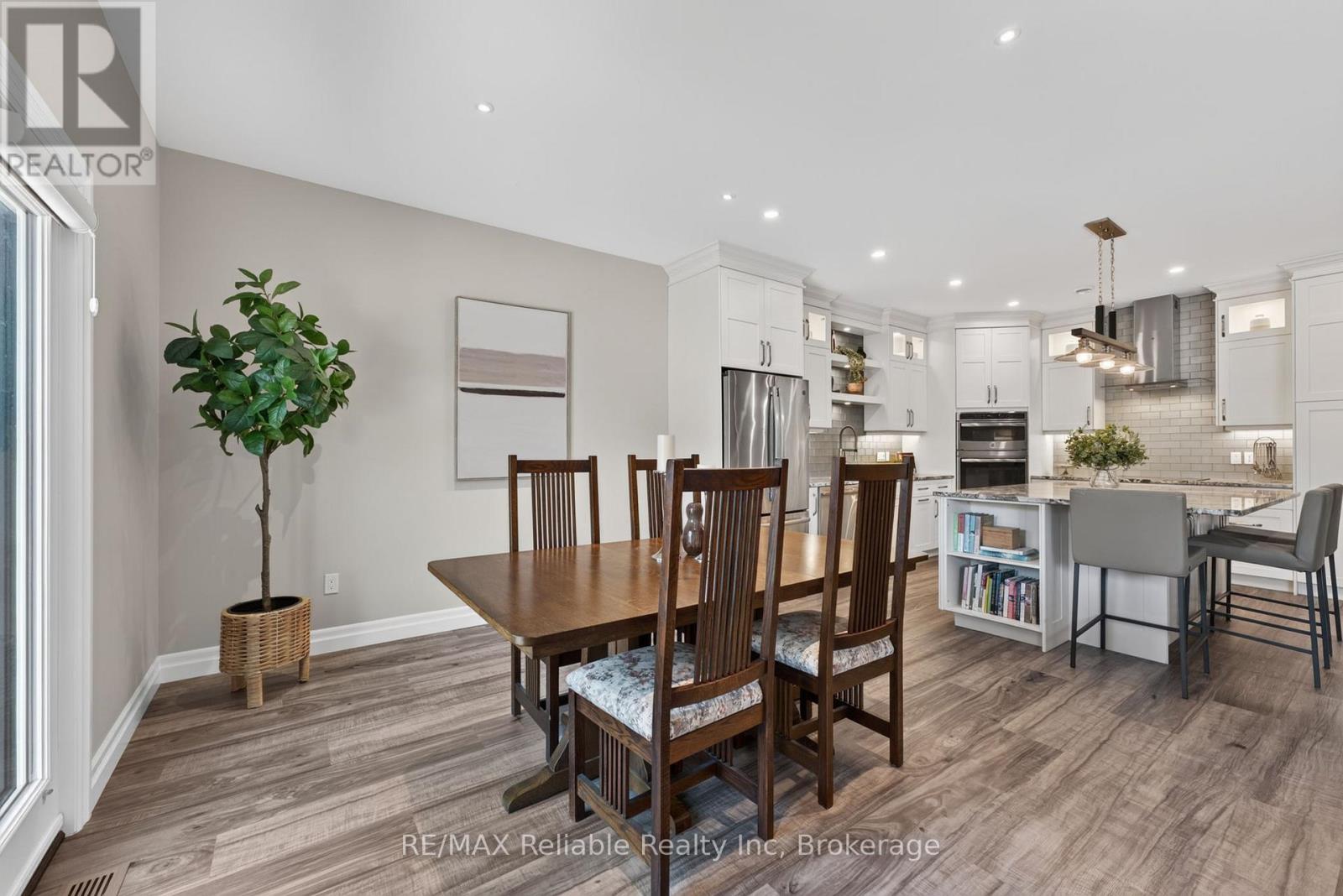 13 THIMBLEWEED DRIVE - 14
