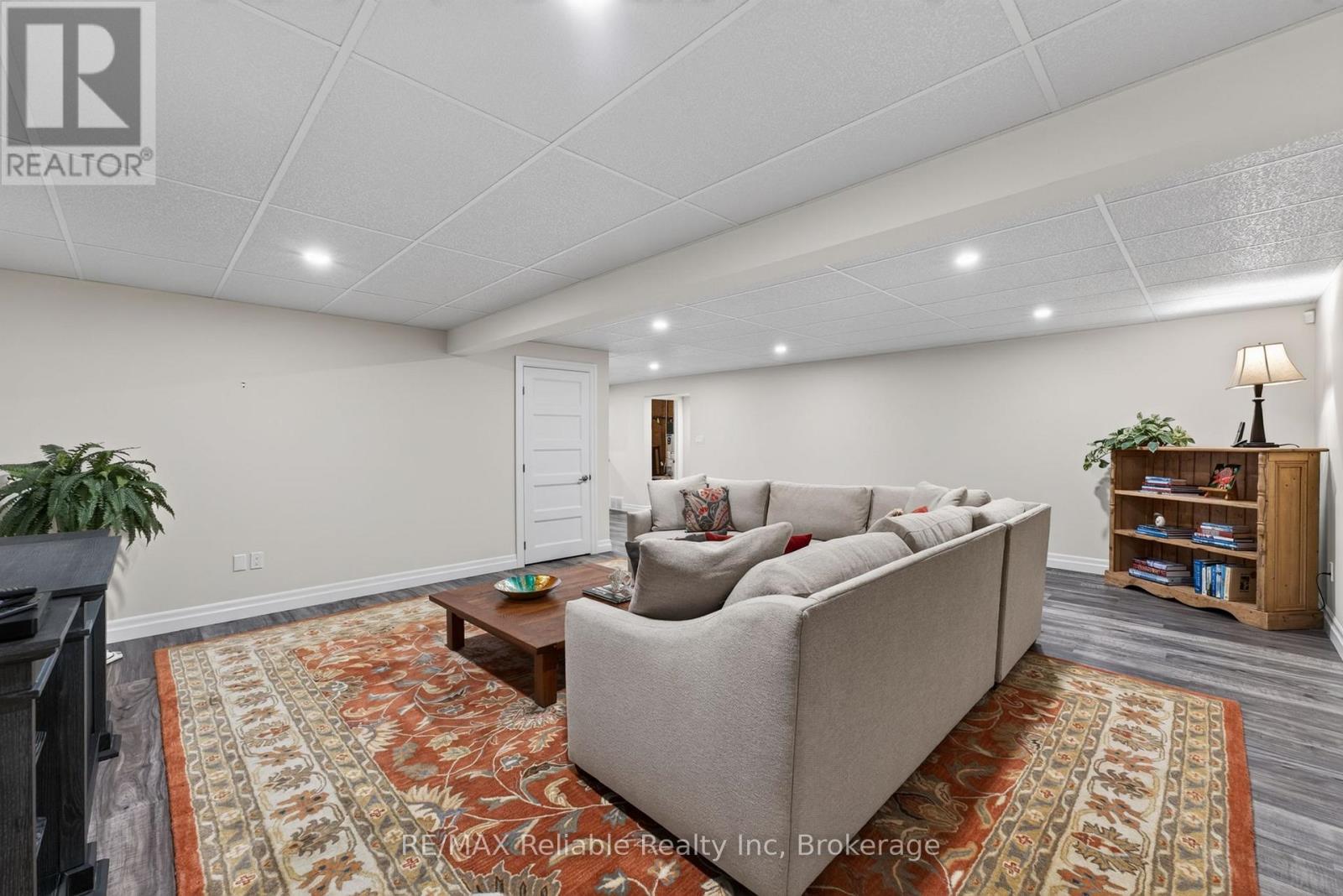 13 THIMBLEWEED DRIVE - 28