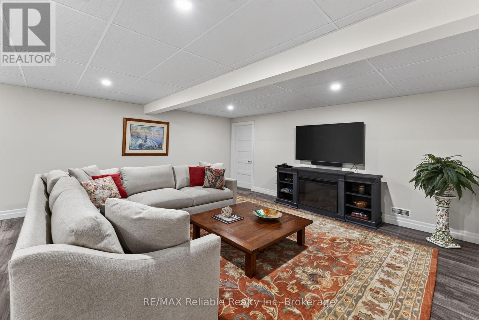13 THIMBLEWEED DRIVE - 29