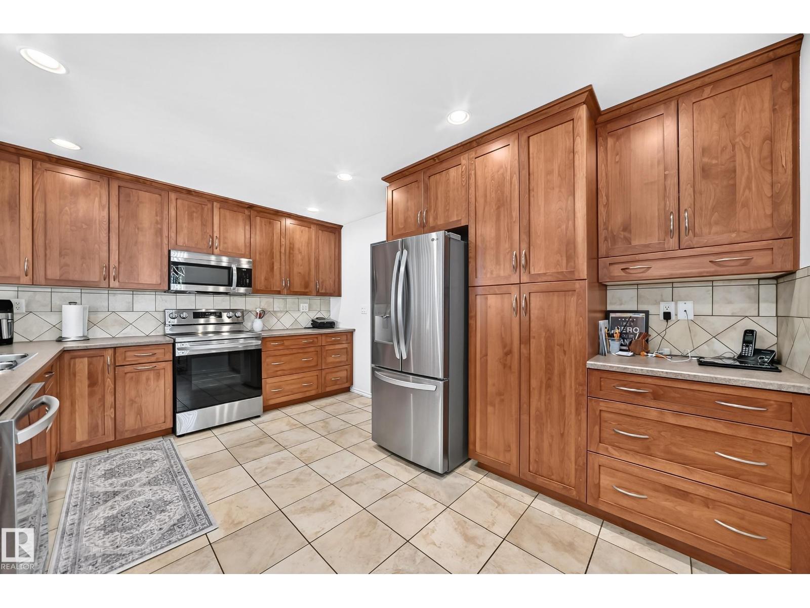 11708 138 AV NW NW — photo 11