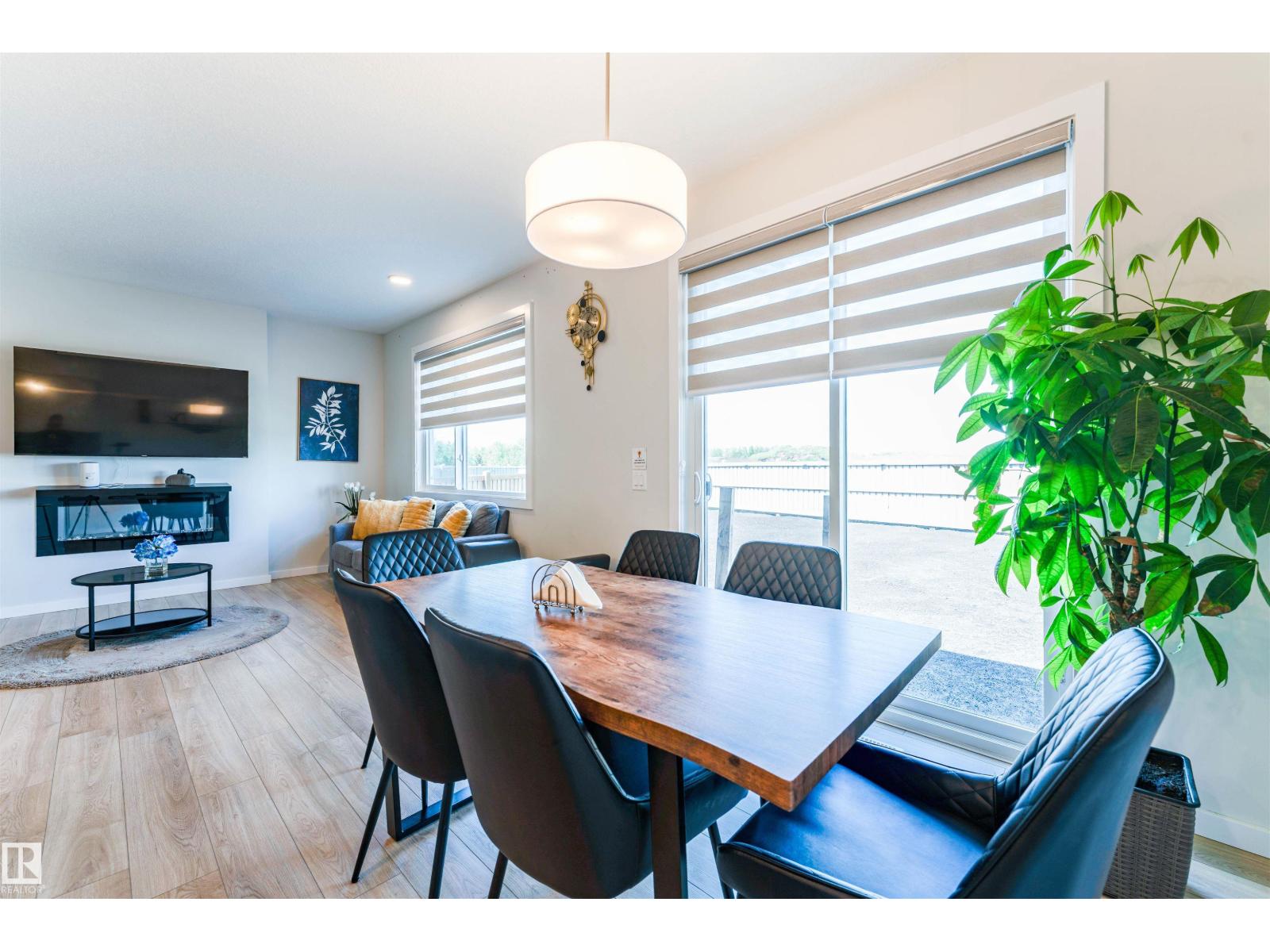 8426 228a ST NW NW - 10