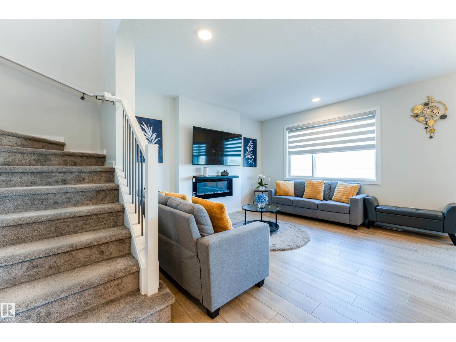 8426 228a ST NW NW - 12