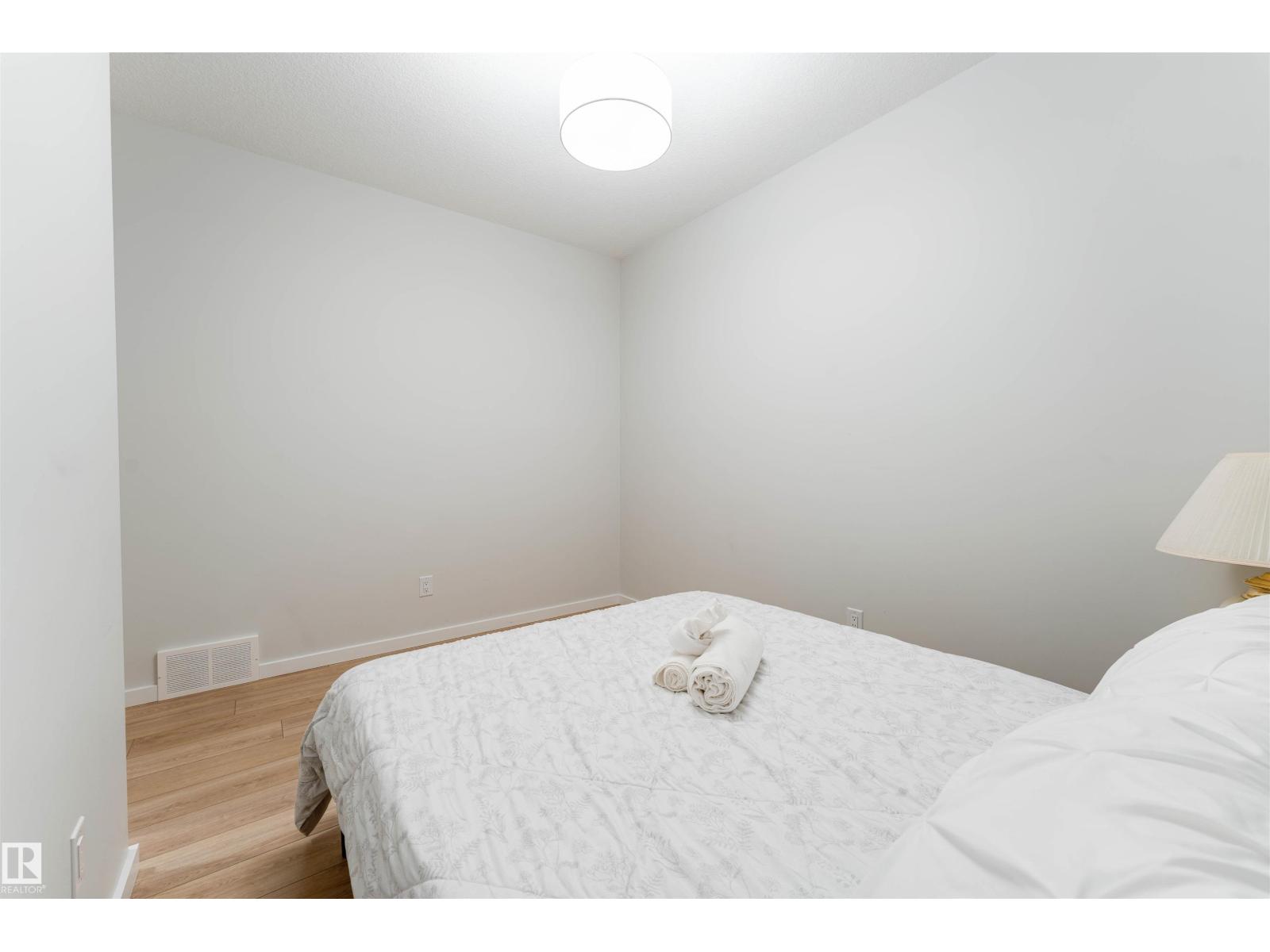 8426 228a ST NW NW - 18