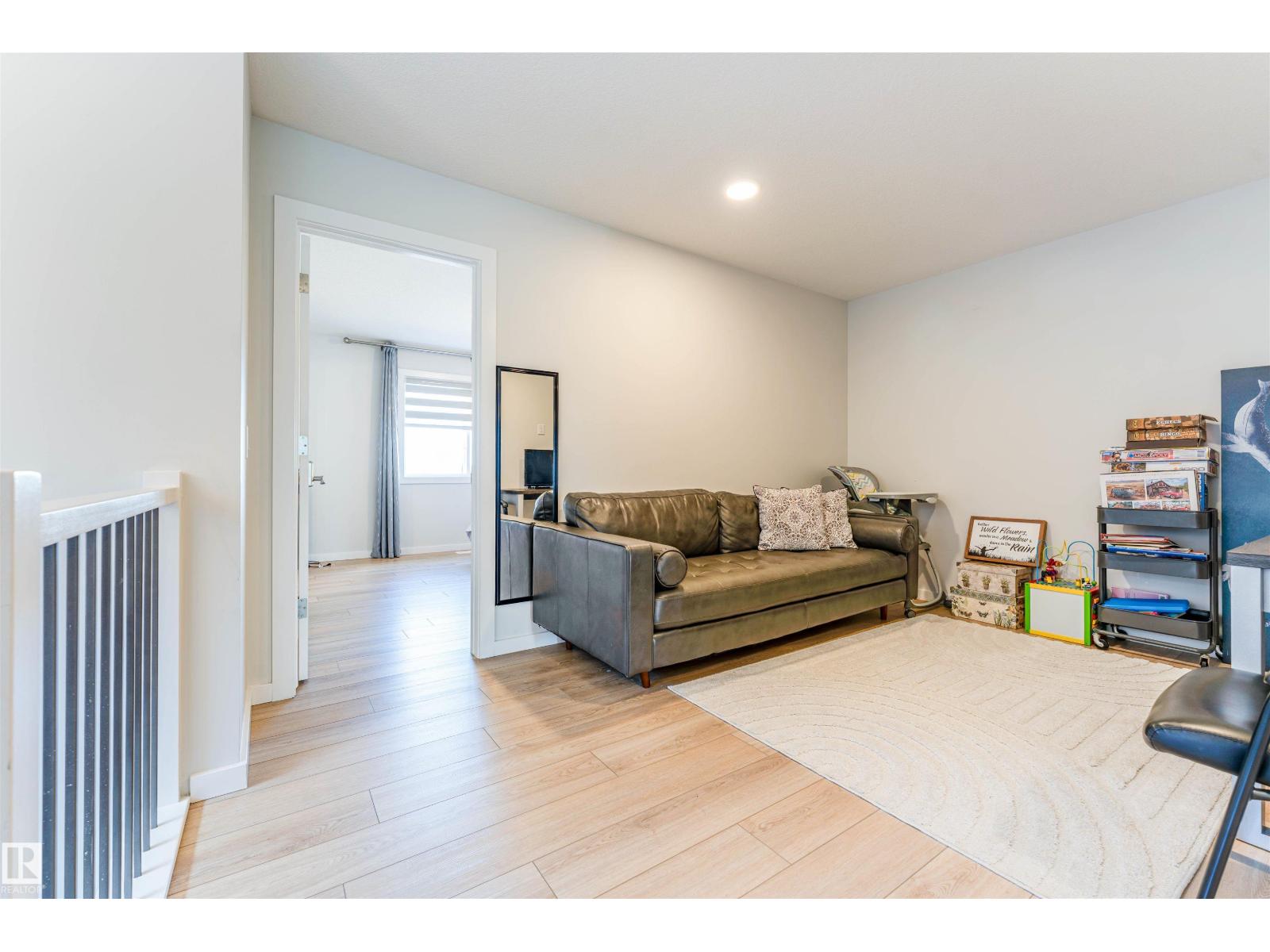8426 228a ST NW NW - 19