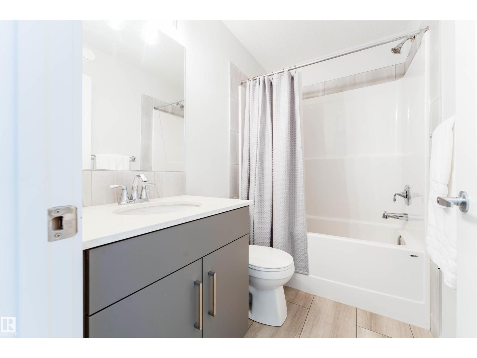 8426 228a ST NW NW - 33