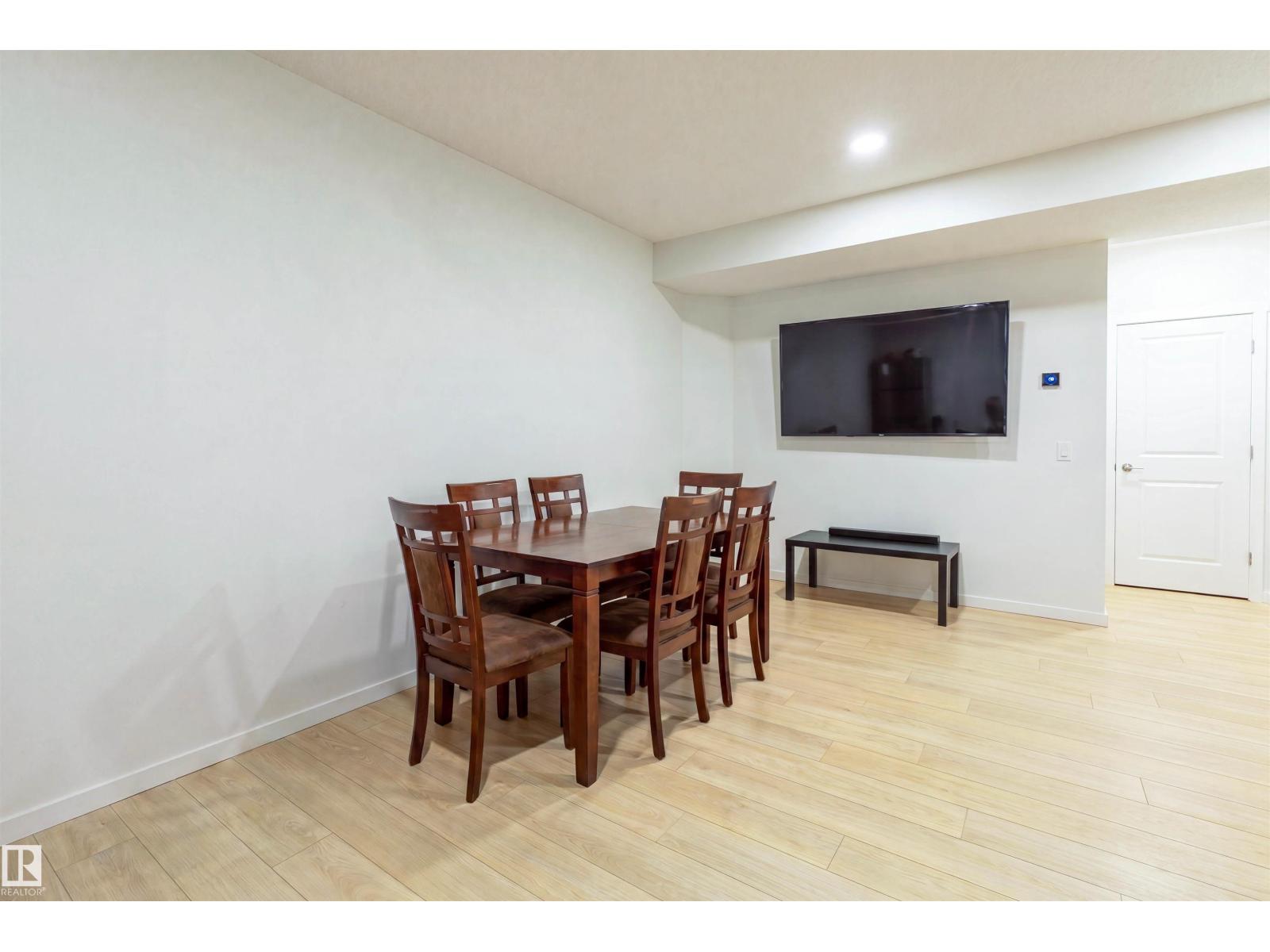 8426 228a ST NW NW - 46
