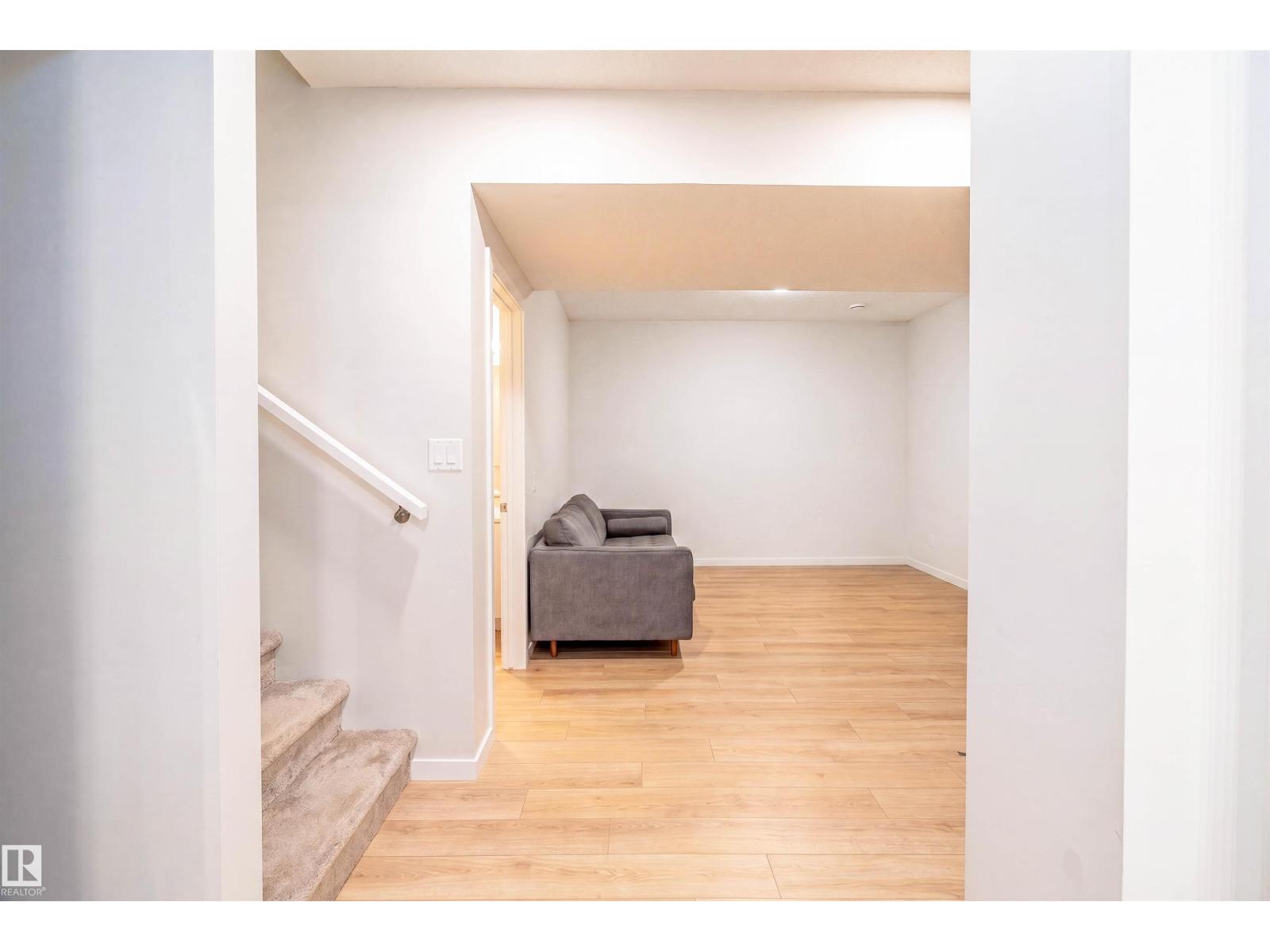 8426 228a ST NW NW - 49