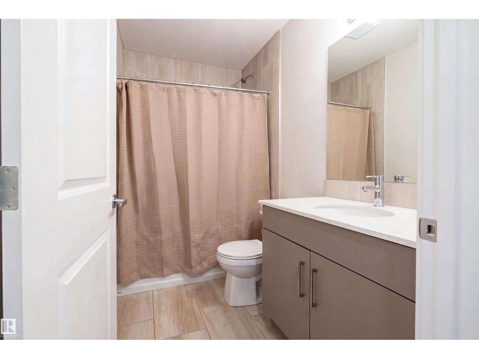 8426 228a ST NW NW - 54