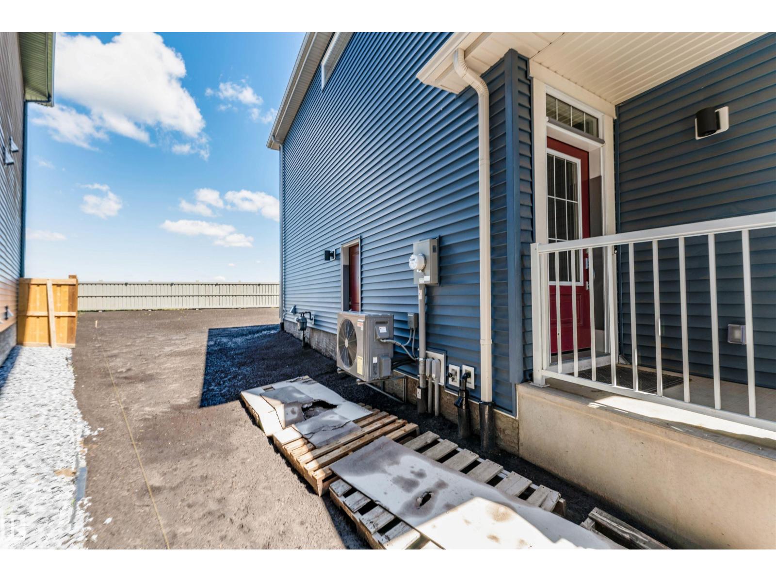 8426 228a ST NW NW - 63