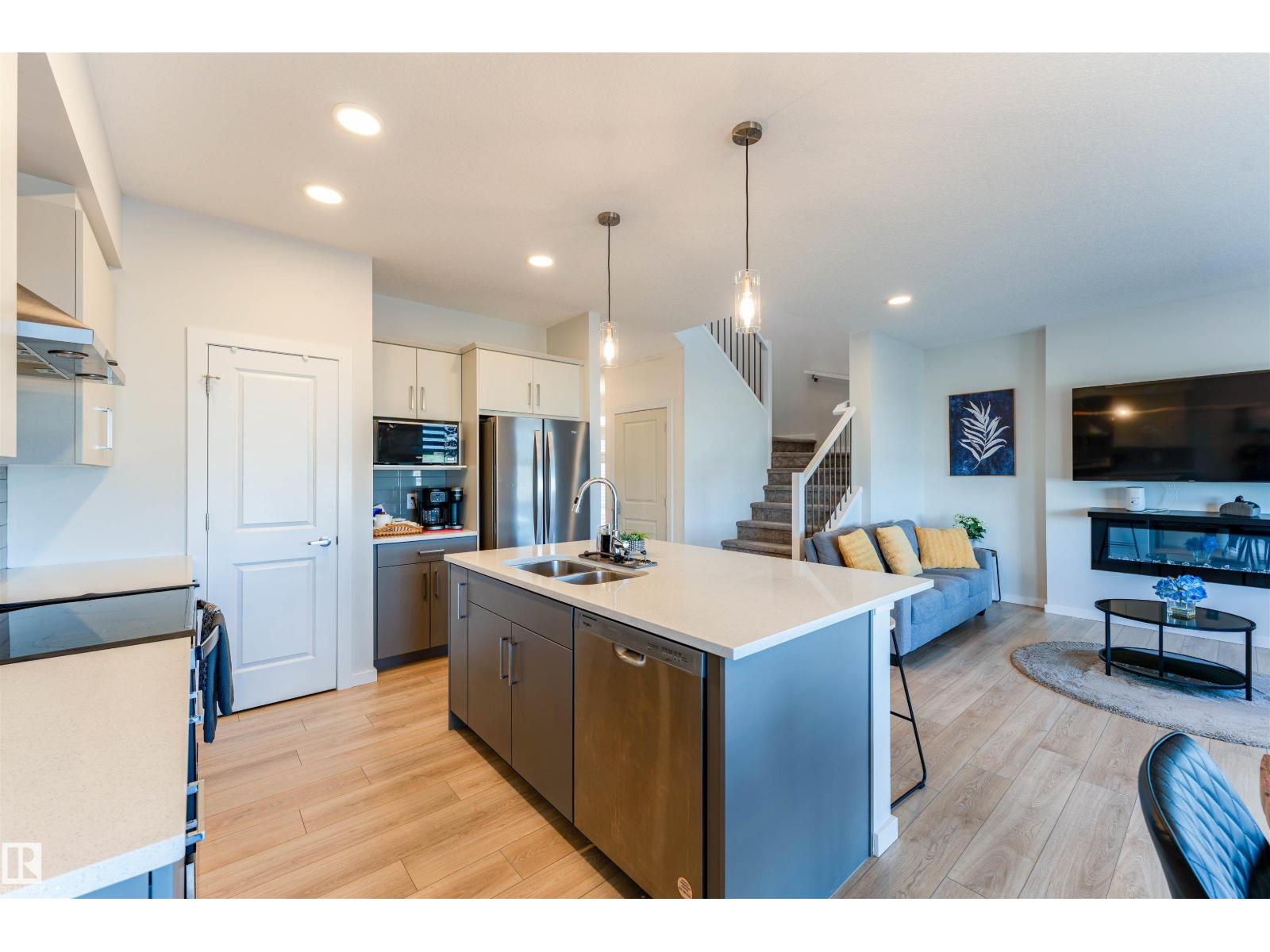 8426 228a ST NW NW - 7