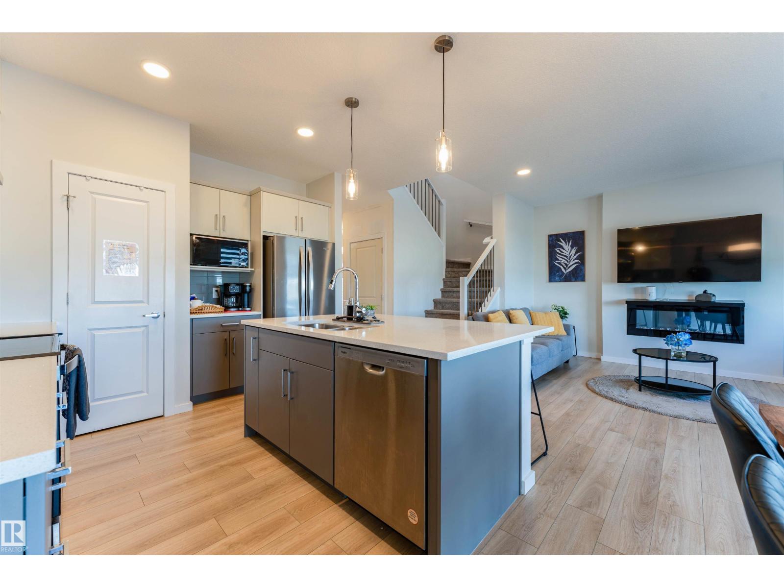 8426 228a ST NW NW - 9