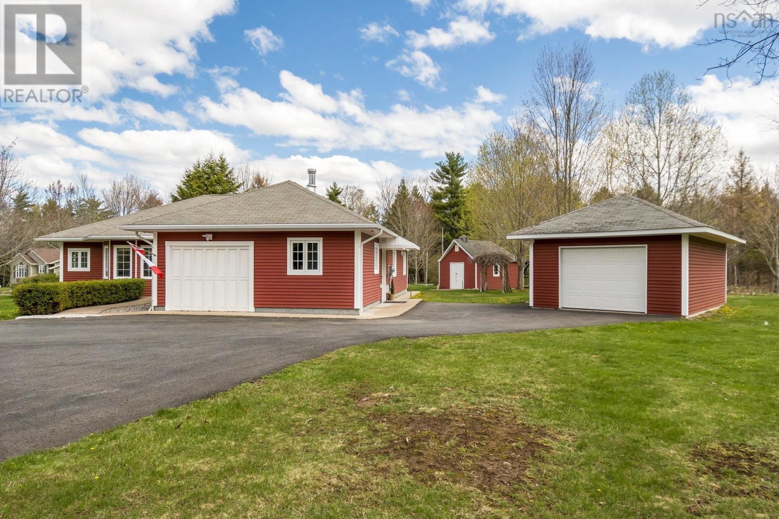 141 Morris Crescent - 3