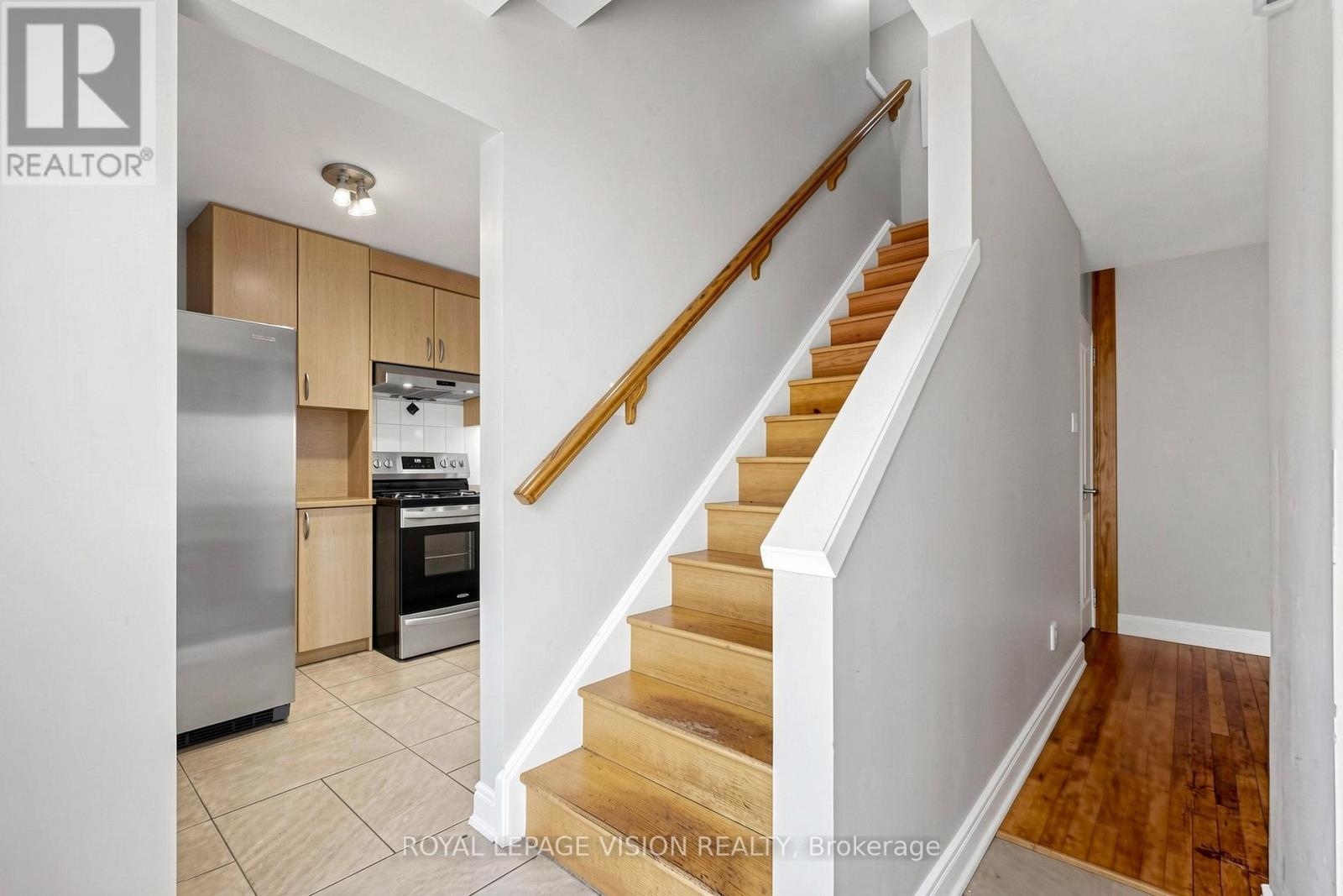 6 HECTOR COURT - 14