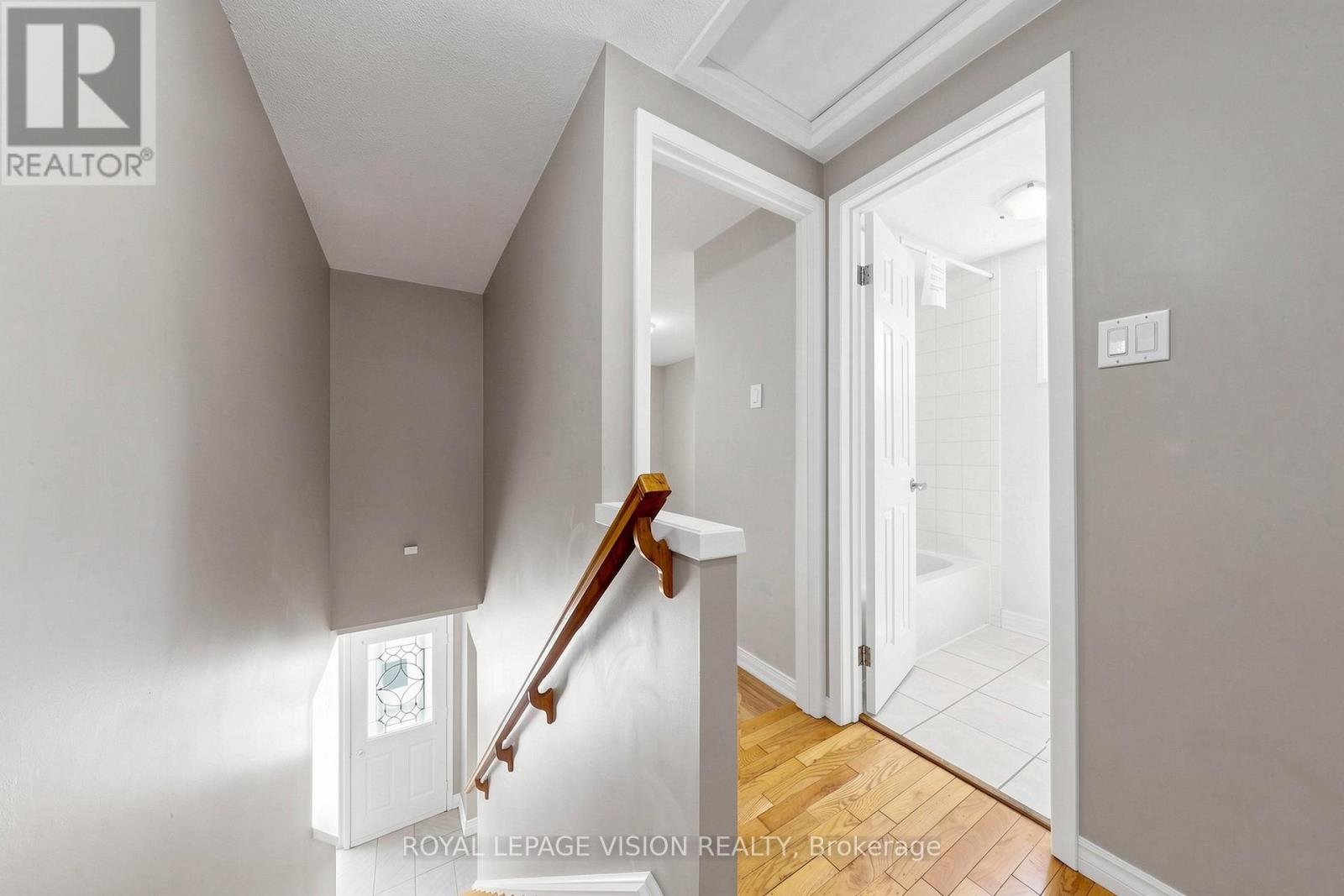 6 HECTOR COURT - 15