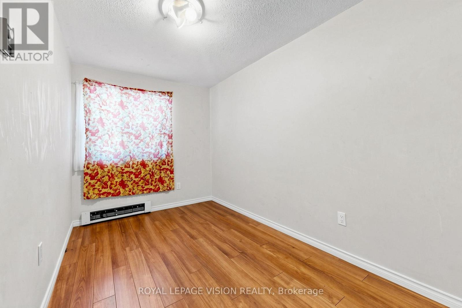 6 HECTOR COURT - 22