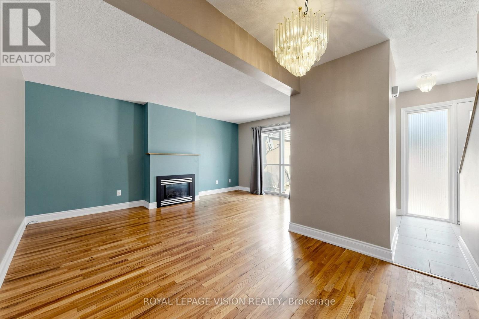 6 HECTOR COURT - 4