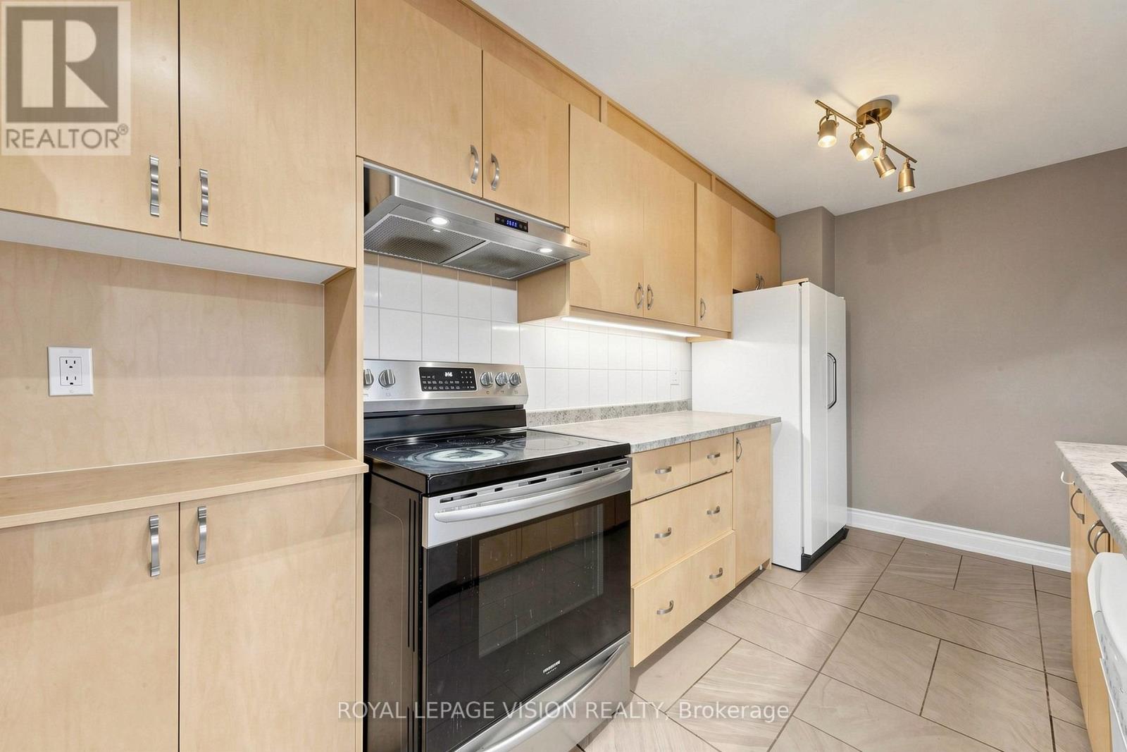 6 HECTOR COURT - 9
