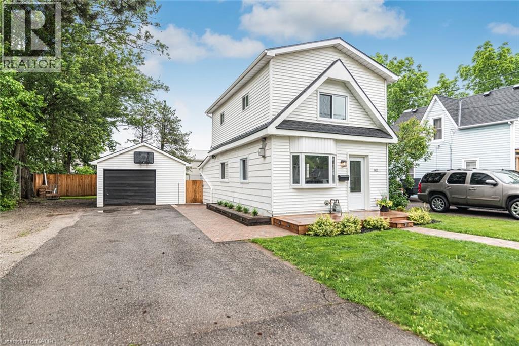 811 TAMARAC Street - 1