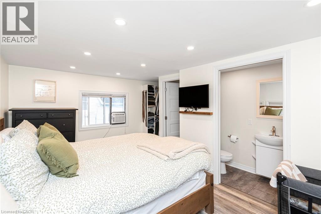 811 TAMARAC Street - 11
