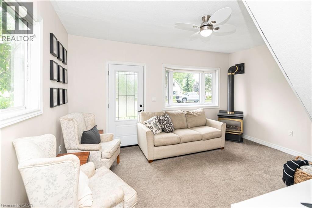 811 TAMARAC Street - 4
