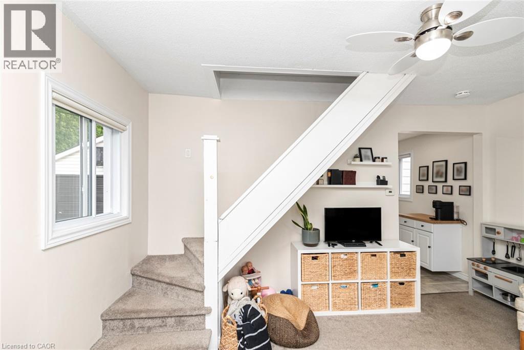 811 TAMARAC Street - 8