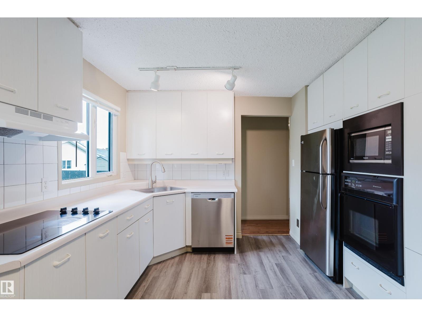 30 BRAMPTON ST S - photo 4