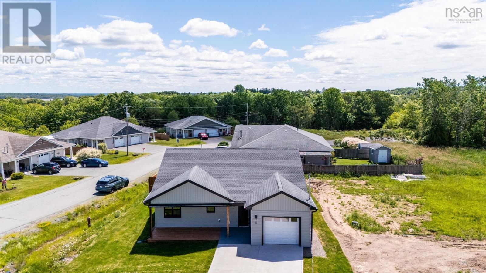 Property 29 of 37 of 5 McCully Crescent