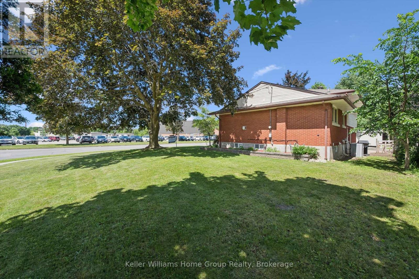 44 MEYER DRIVE - 27