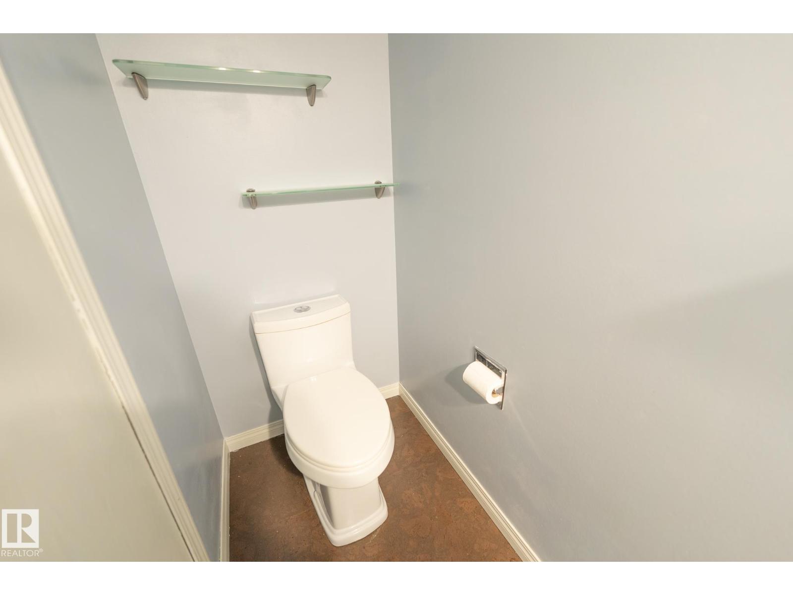 18289 74 AV NW - 10